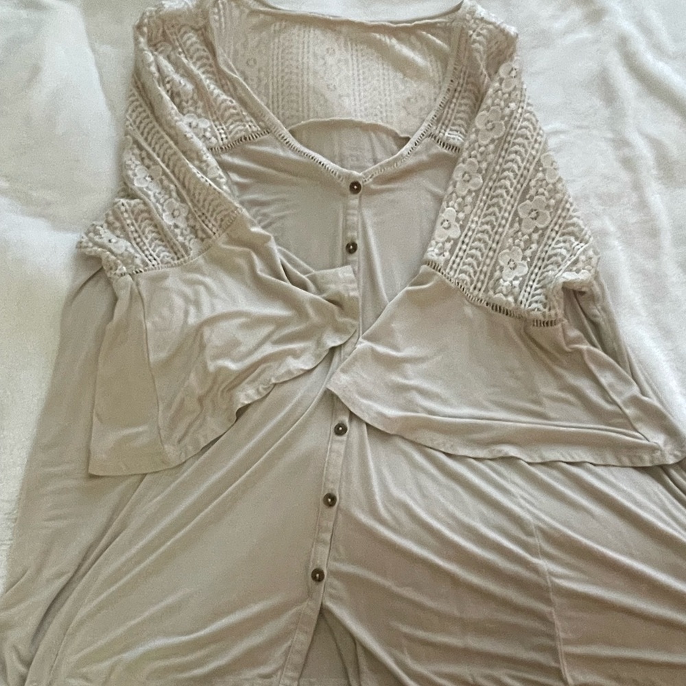 Wide cuff button down